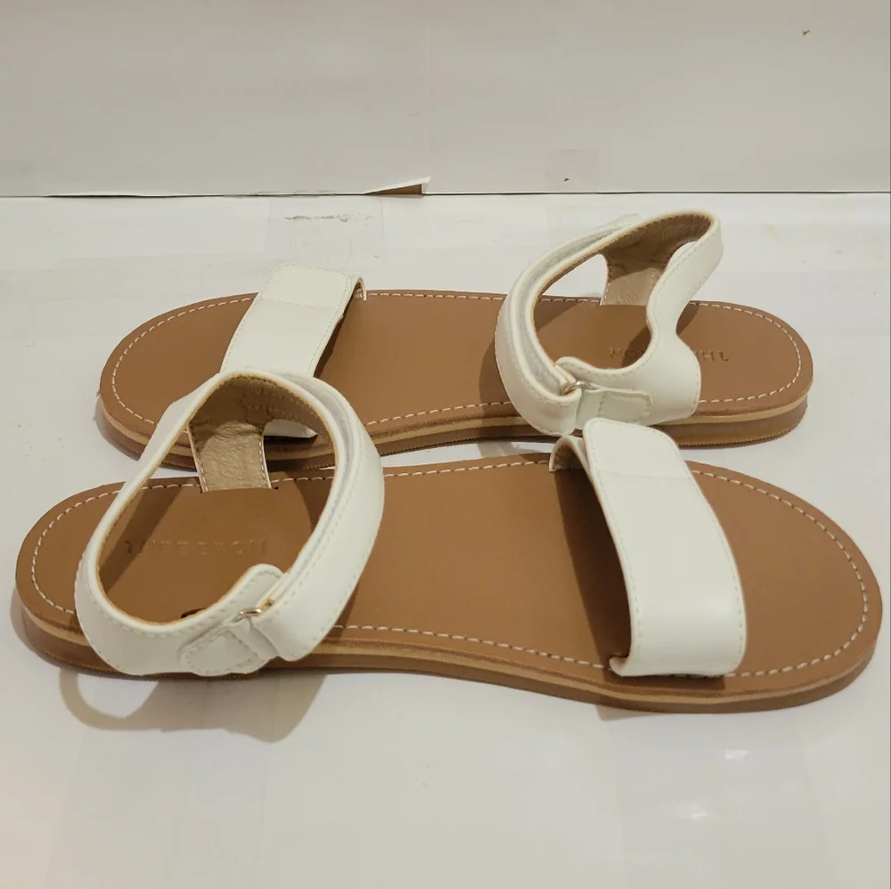 THEE BRON White Ankle Strap Flat Sandals‎ Little Girls Size 4